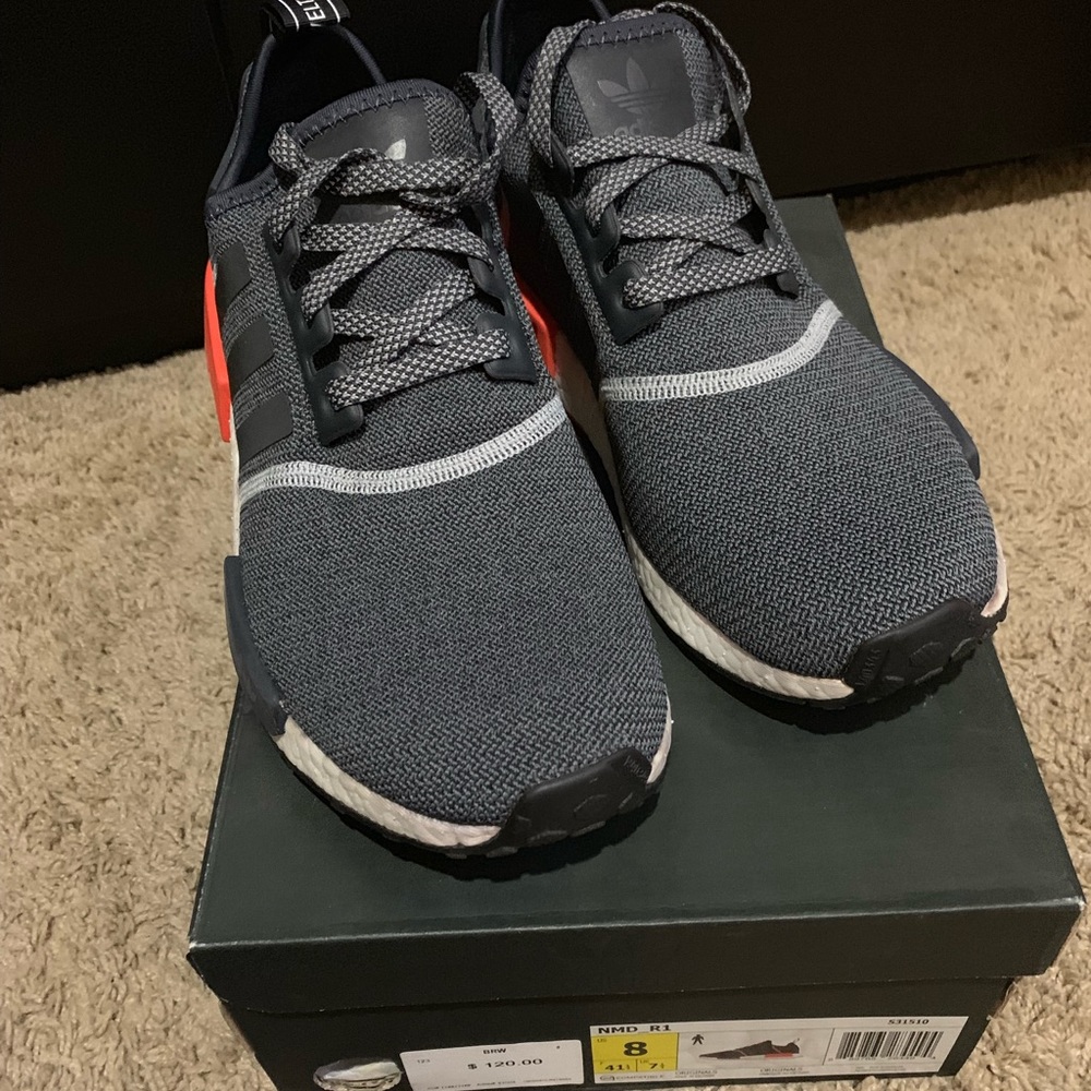 Adidas NMD R1 - Picture 2 of 5